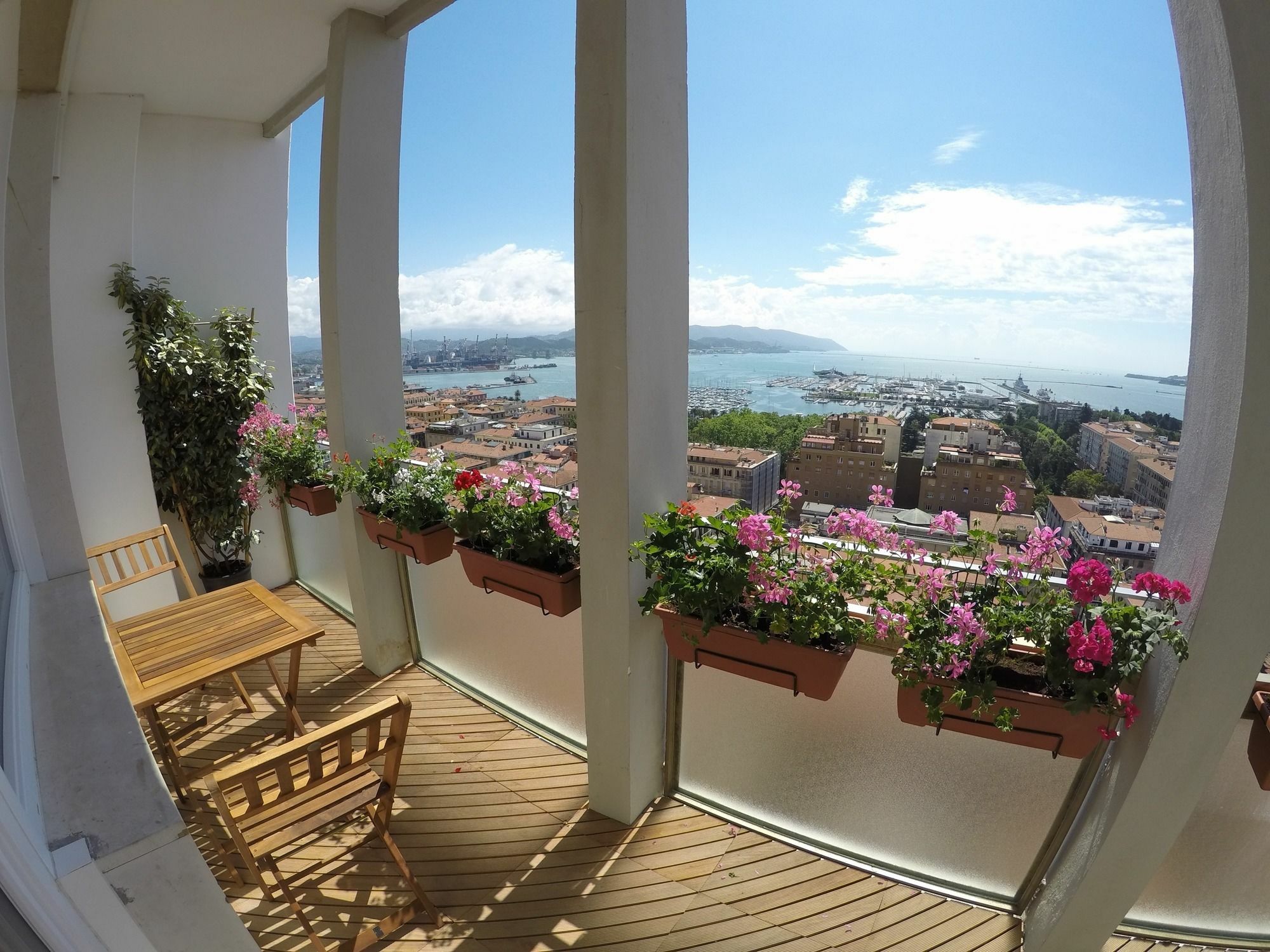 Guesthouse Il Grattacielo Sul Golfo 라스페치아 외부 사진